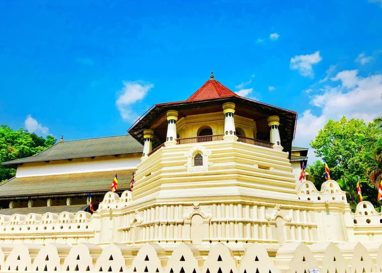 Temple of the Sacred Tooth Relic in Kandy organized by our Sri Lanka travel agency
